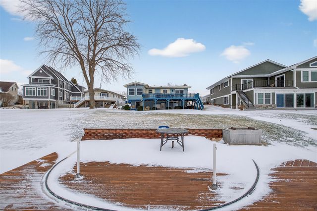 106 Hilltop Court, Brooklyn, MI 49230