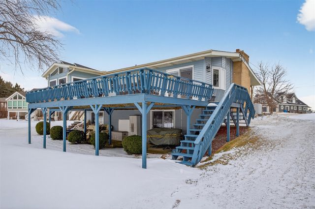 106 Hilltop Court, Brooklyn, MI 49230