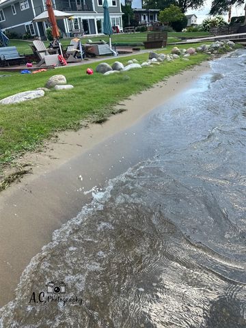 106 Hilltop Court, Brooklyn, MI 49230