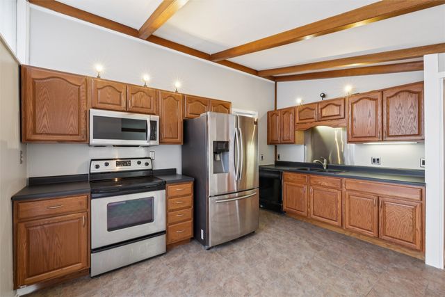 1000 Parkhill Drive, Norwalk, IA 50211