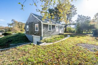 39 Meadow Brook Road, North Chatham, MA 02650