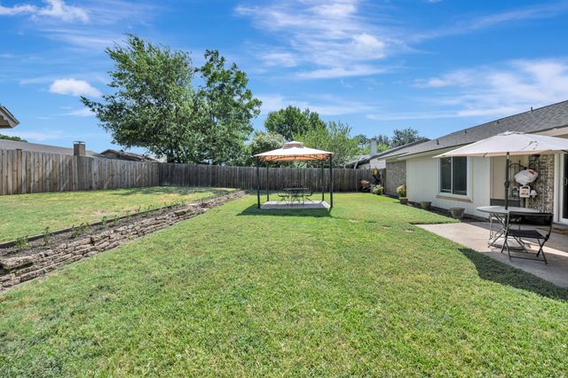 6453 Starnes Road, Watauga, TX 76148