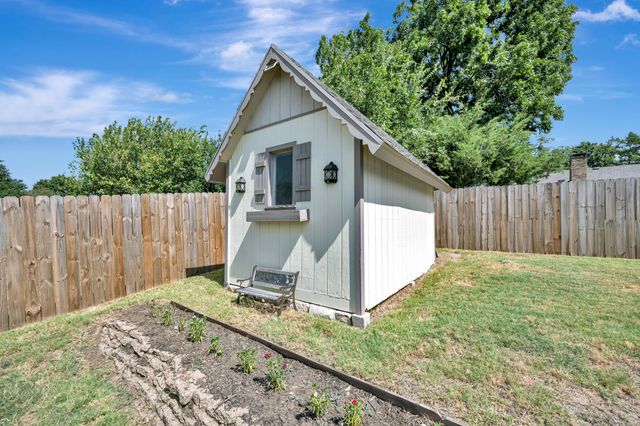 6453 Starnes Road, Watauga, TX 76148