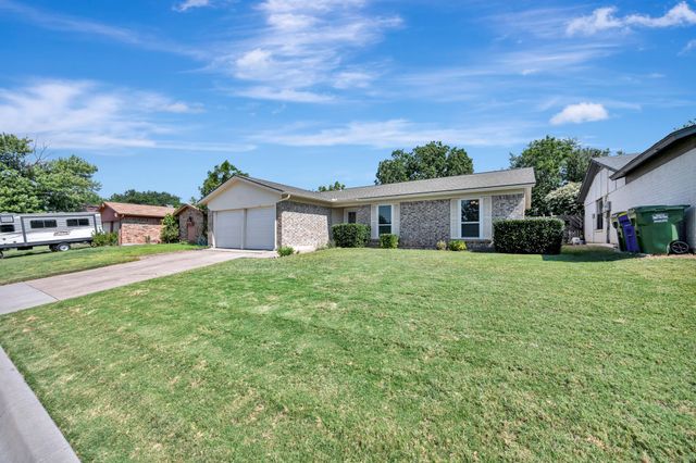 6453 Starnes Road, Watauga, TX 76148