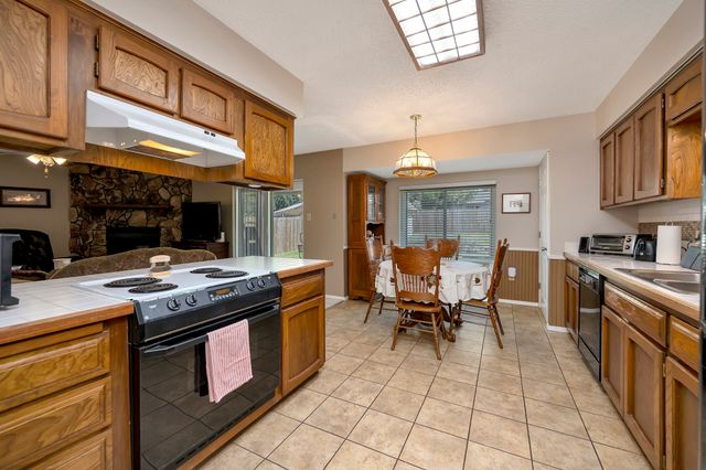 6453 Starnes Road, Watauga, TX 76148