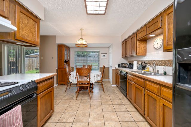 6453 Starnes Road, Watauga, TX 76148