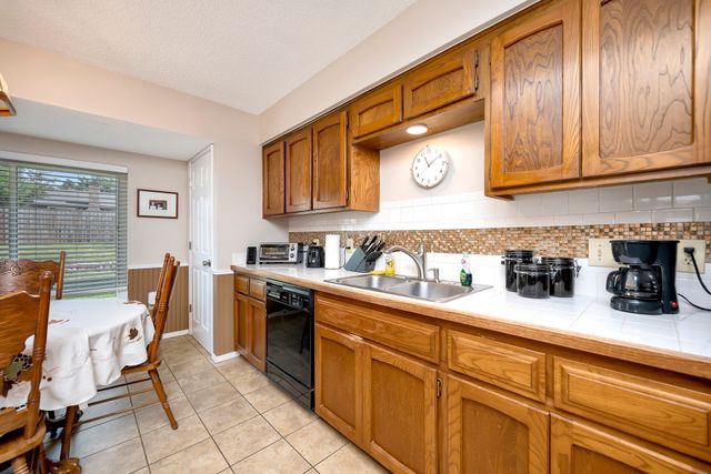 6453 Starnes Road, Watauga, TX 76148