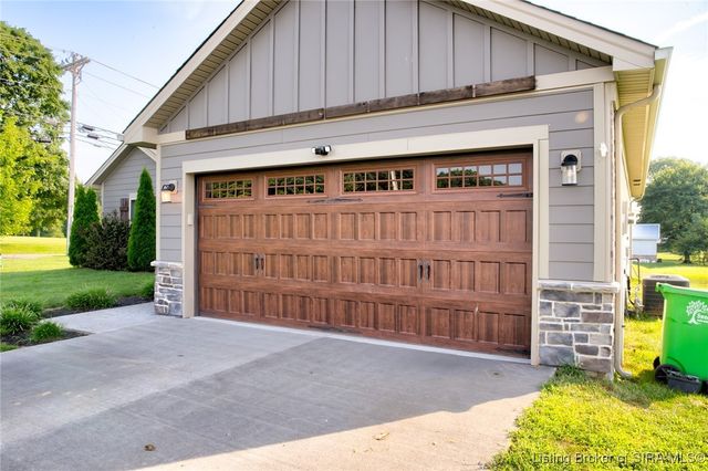 5501 Limestone Creek Drive, Charlestown, IN 47111