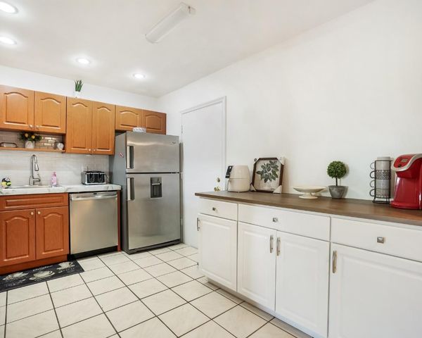 4770 NW 21st Street 305, Lauderhill, FL 33313