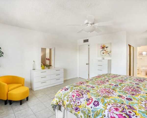 4770 NW 21st Street 305, Lauderhill, FL 33313