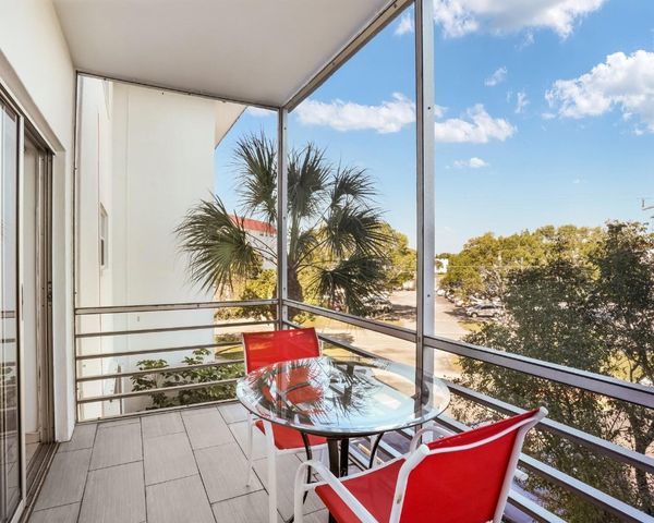 4770 NW 21st Street 305, Lauderhill, FL 33313