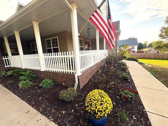 115 W Sycamore Street, Monett, MO 65708