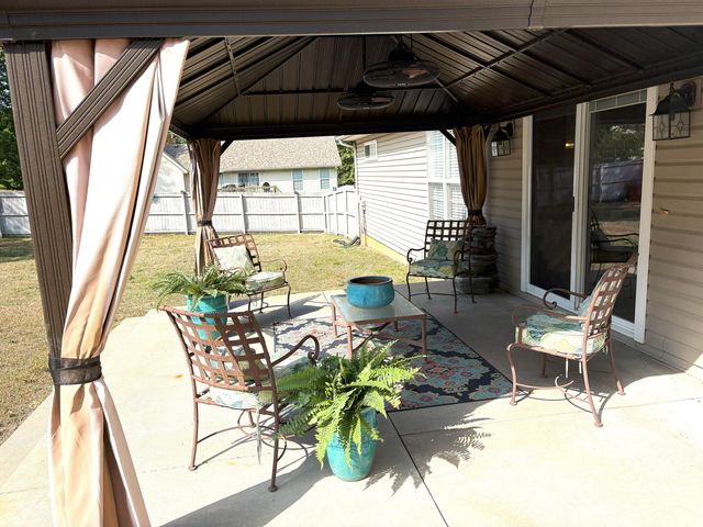 115 W Sycamore Street, Monett, MO 65708