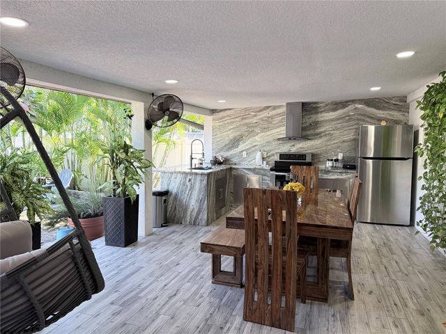 2719 W BRADDOCK STREET, Tampa, FL 33607