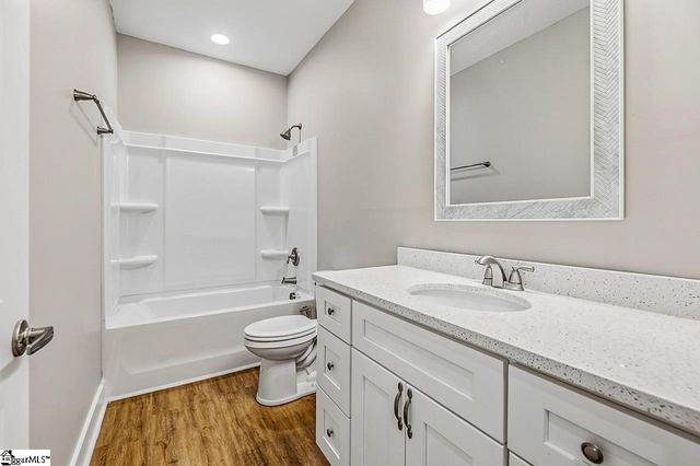 215 W Durst Avenue, Greenwood, SC 29646