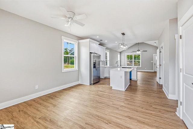 215 W Durst Avenue, Greenwood, SC 29646