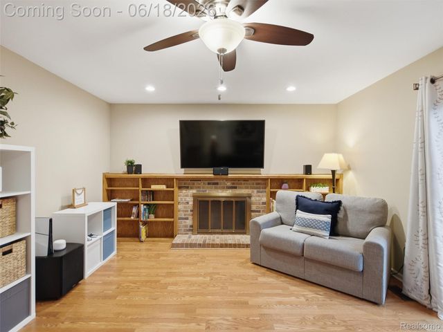 2600 Millcrest Court, Orion Charter Township, MI 48360