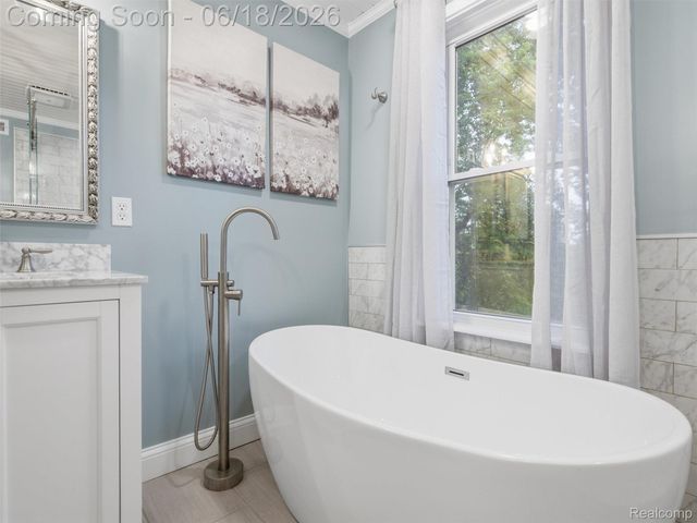 2600 Millcrest Court, Orion Charter Township, MI 48360