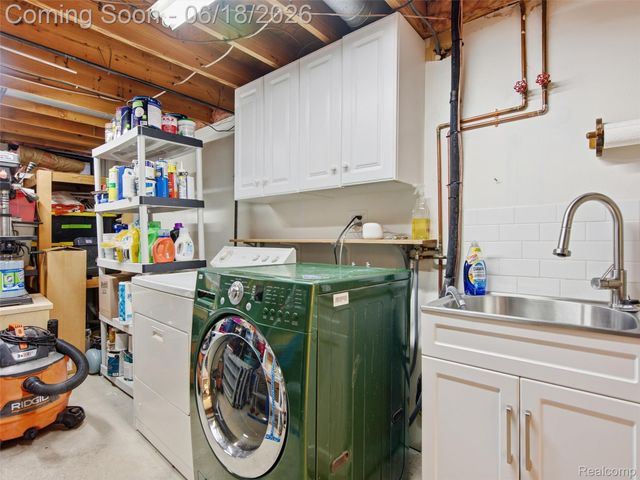 2600 Millcrest Court, Orion Charter Township, MI 48360