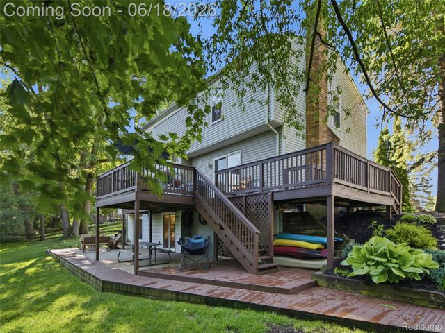 2600 Millcrest Court, Orion Charter Township, MI 48360