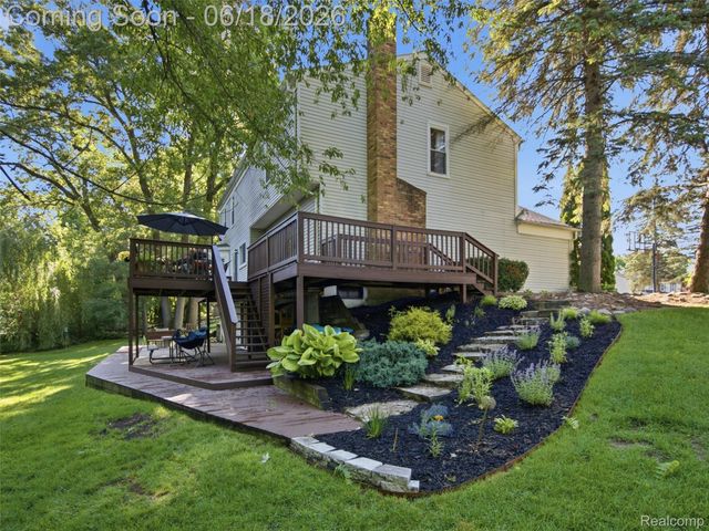 2600 Millcrest Court, Orion Charter Township, MI 48360