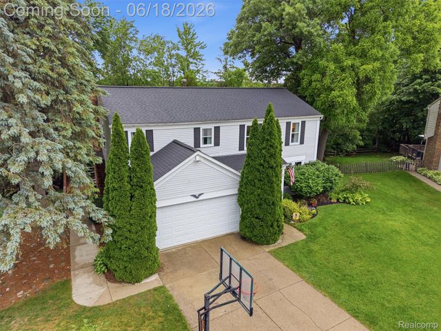 2600 Millcrest Court, Orion Charter Township, MI 48360