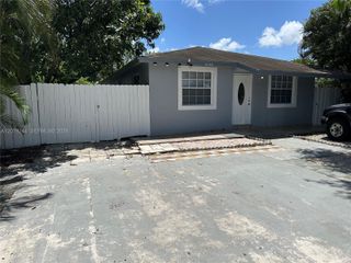 6104 Pierce Street, Hollywood, FL 33024