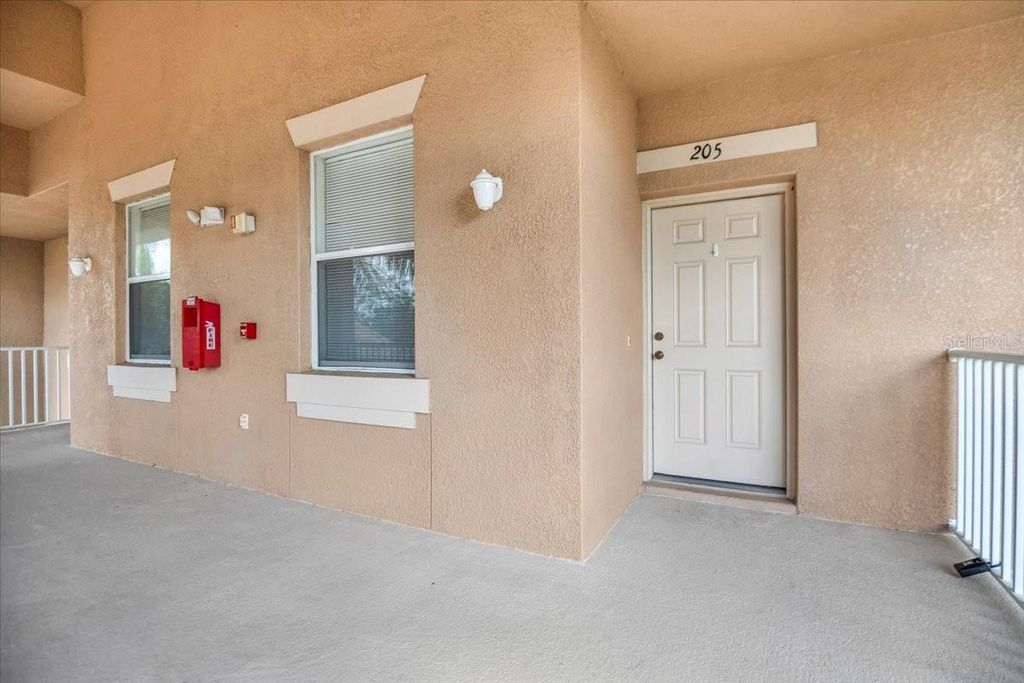 Image 2 of property listing at 1003 FAIRWAYCOVE LANE 205, Bradenton, FL 34212