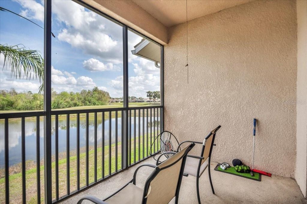 Image 18 of property listing at 1003 FAIRWAYCOVE LANE 205, Bradenton, FL 34212