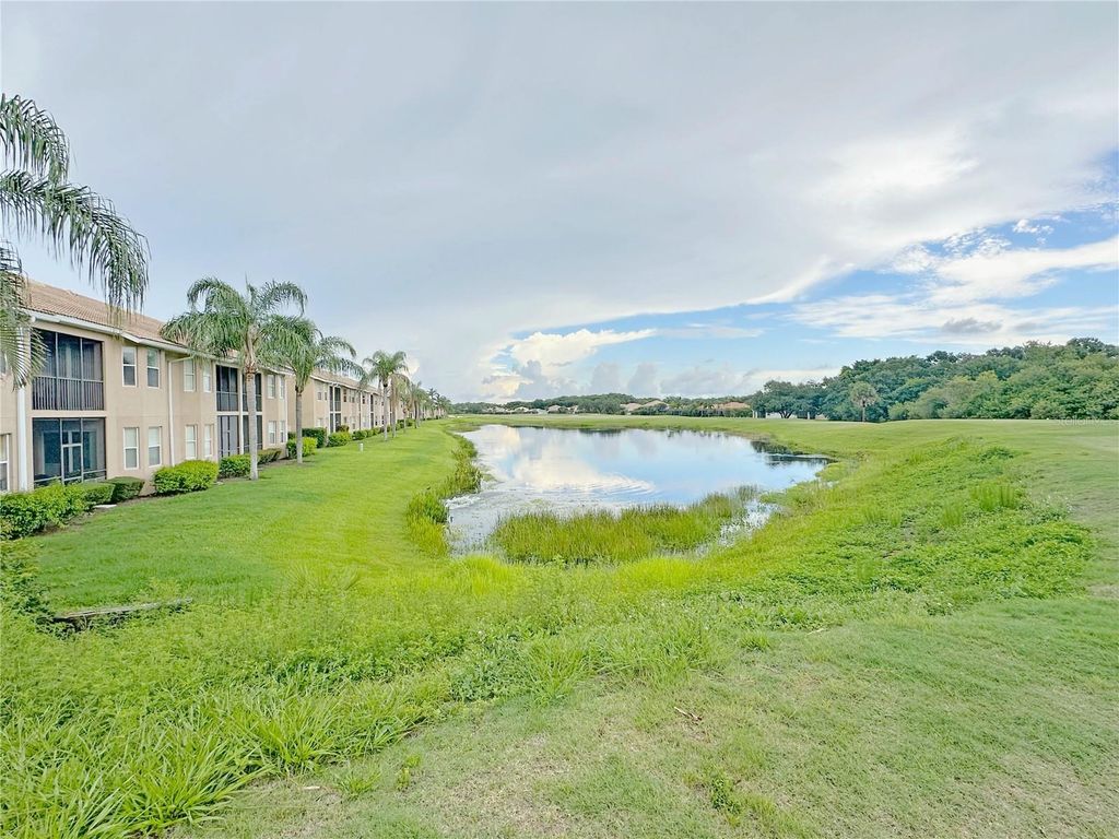 Image 21 of property listing at 1003 FAIRWAYCOVE LANE 205, Bradenton, FL 34212