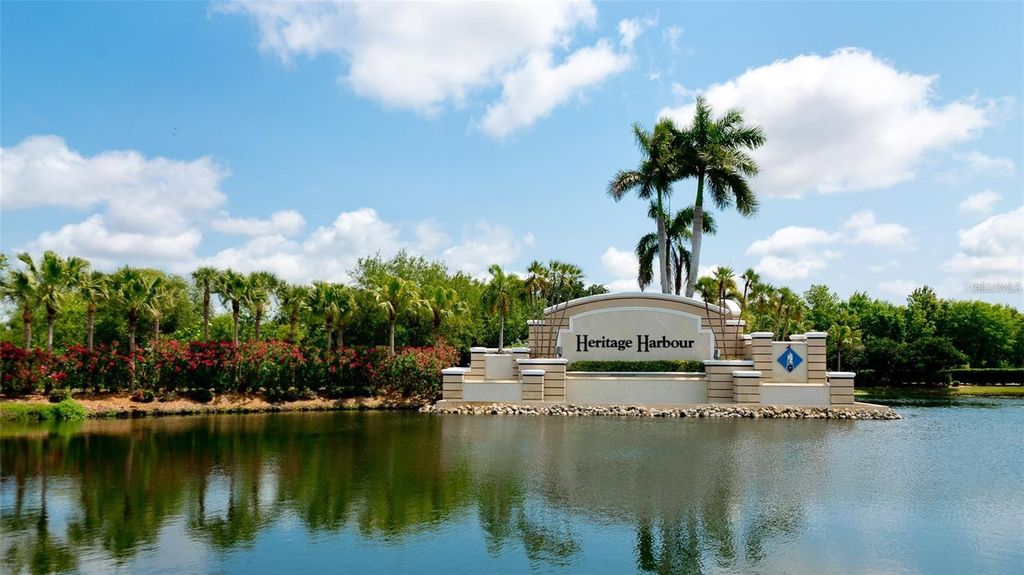 Image 24 of property listing at 1003 FAIRWAYCOVE LANE 205, Bradenton, FL 34212