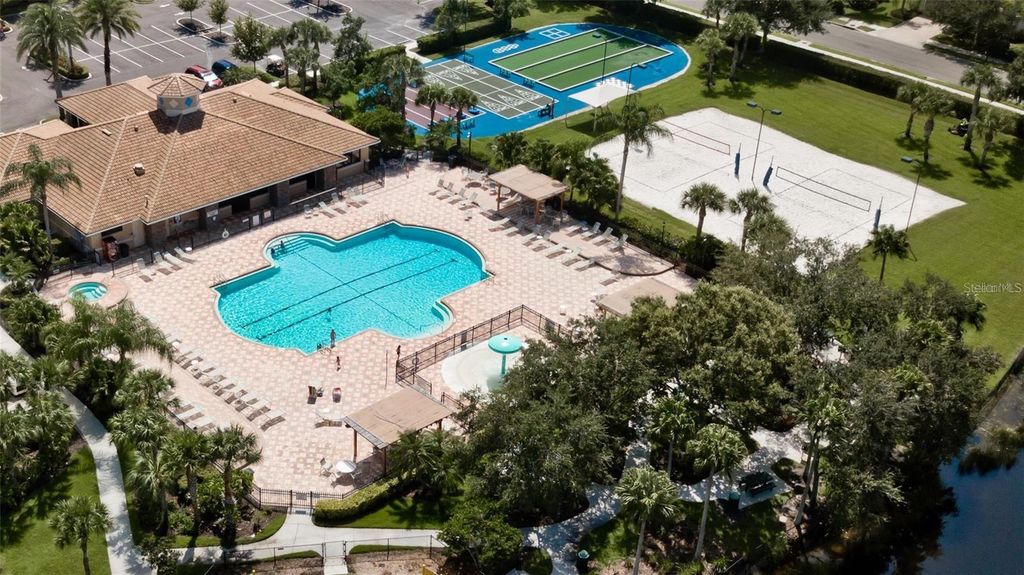 Image 27 of property listing at 1003 FAIRWAYCOVE LANE 205, Bradenton, FL 34212