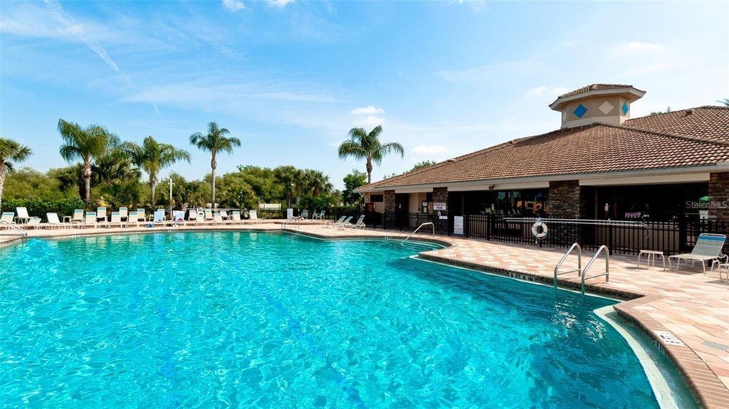 Image 28 of property listing at 1003 FAIRWAYCOVE LANE 205, Bradenton, FL 34212