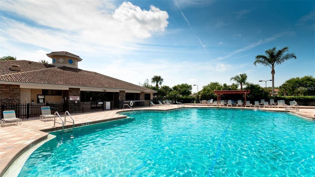 Image 30 of property listing at 1003 FAIRWAYCOVE LANE 205, Bradenton, FL 34212