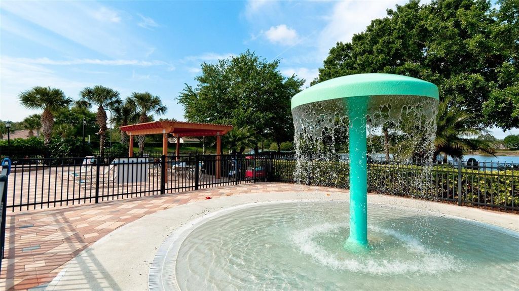 Image 31 of property listing at 1003 FAIRWAYCOVE LANE 205, Bradenton, FL 34212