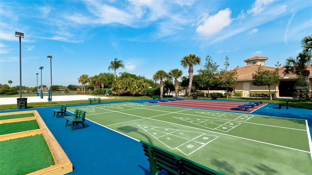 Image 40 of property listing at 1003 FAIRWAYCOVE LANE 205, Bradenton, FL 34212