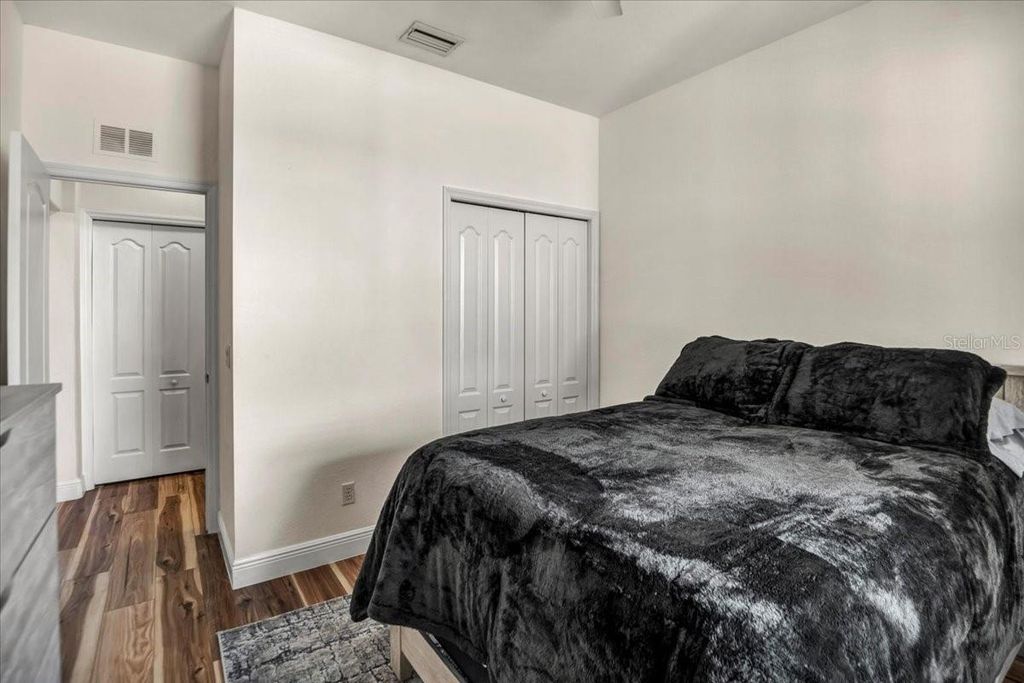 Image 10 of property listing at 1003 FAIRWAYCOVE LANE 205, Bradenton, FL 34212