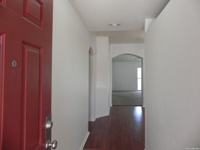 8539 LONE SHADOW TRL, Converse, TX 78109