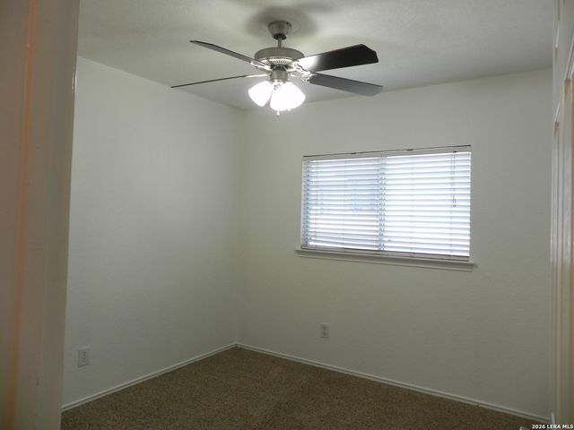 8539 LONE SHADOW TRL, Converse, TX 78109