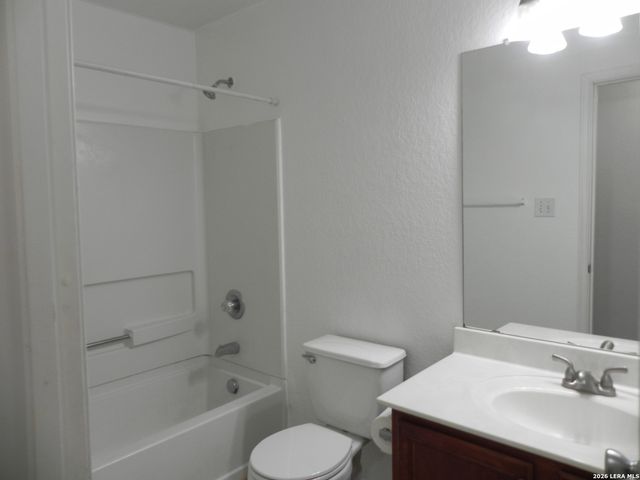 8539 LONE SHADOW TRL, Converse, TX 78109