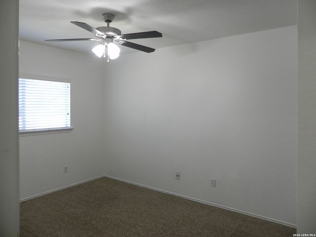 8539 LONE SHADOW TRL, Converse, TX 78109