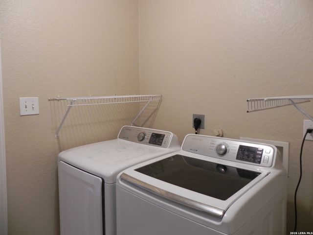 8539 LONE SHADOW TRL, Converse, TX 78109