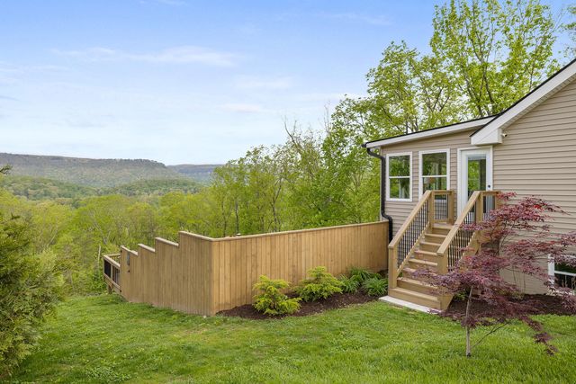 5977 Crestview Drive, Hixson, TN 37343