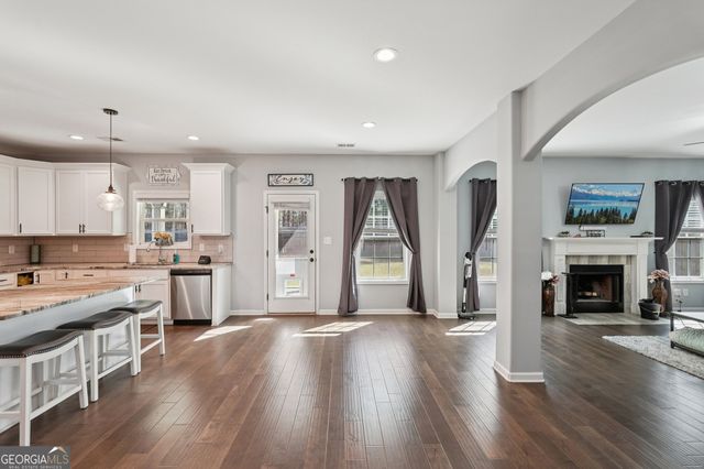 115 Pacific Avenue, Sharpsburg, GA 30277