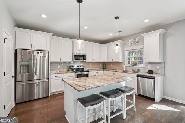 115 Pacific Avenue, Sharpsburg, GA 30277