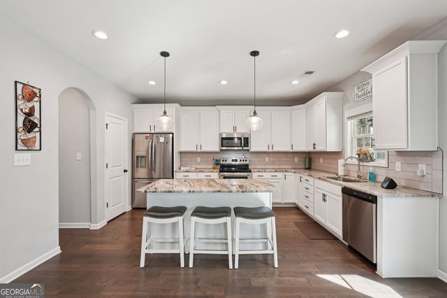 115 Pacific Avenue, Sharpsburg, GA 30277