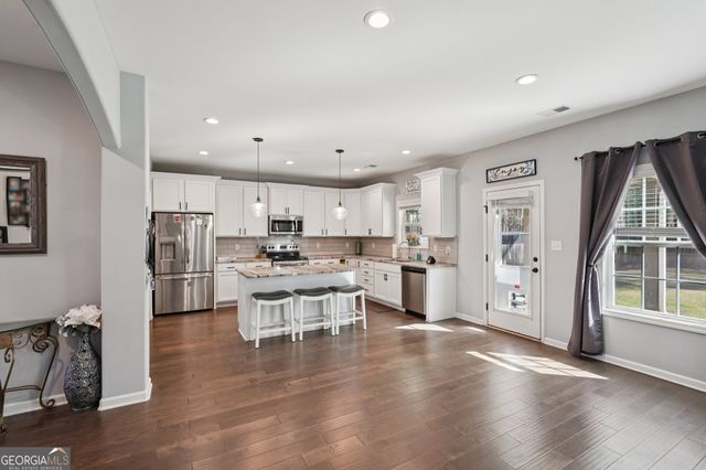 115 Pacific Avenue, Sharpsburg, GA 30277