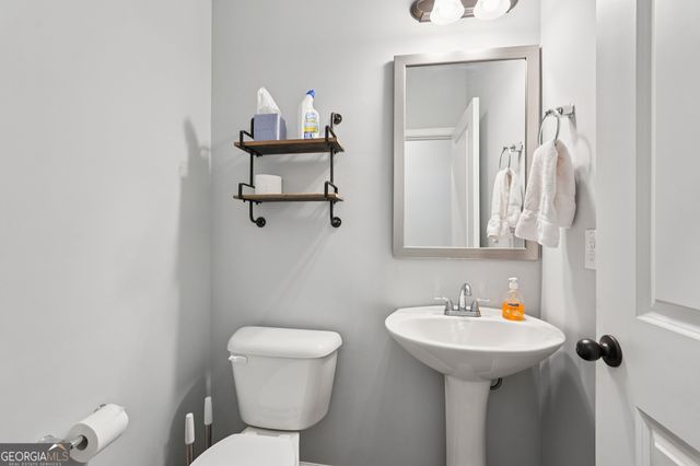 115 Pacific Avenue, Sharpsburg, GA 30277