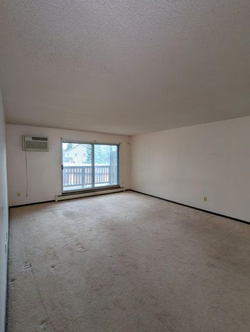 2005 122nd A14, Burnsville, MN 55337