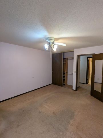 2005 122nd A14, Burnsville, MN 55337